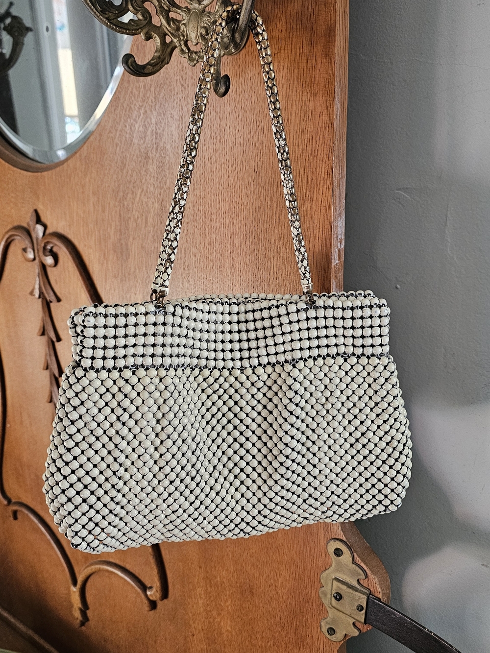 Vintage Whiting & Davis Alumesh White Metal Mesh Handbag